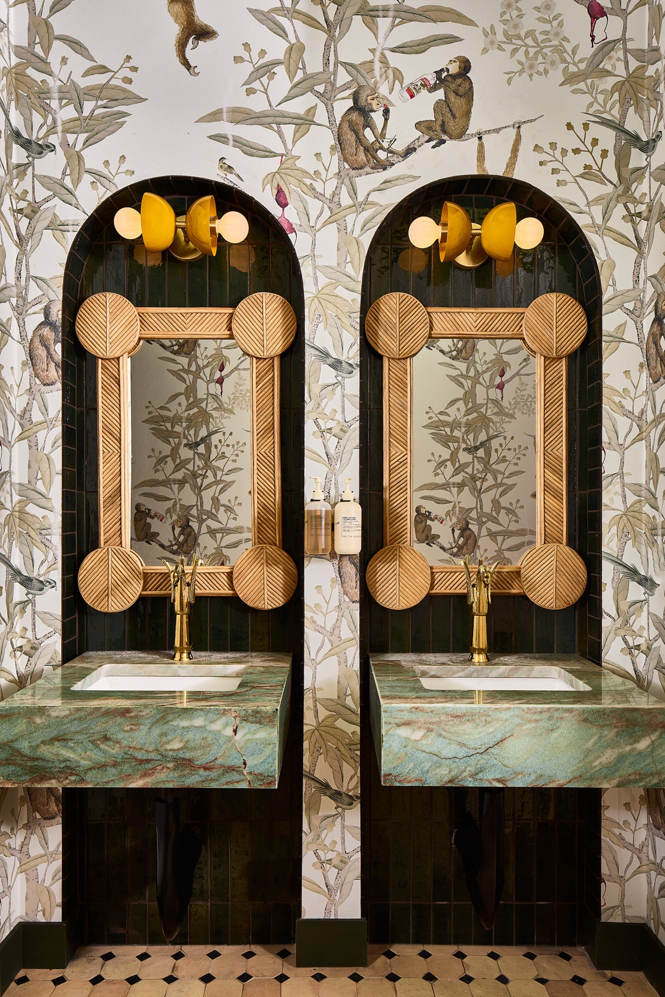 The-Manchester-Bathroom-Mirrors